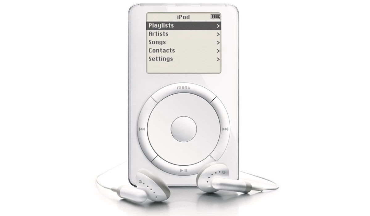 Apple iPod (2001).