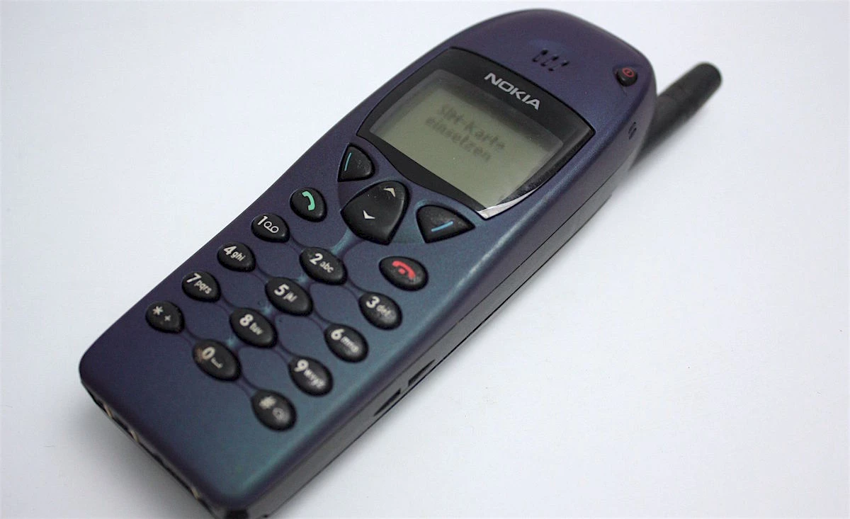 Nokia 6110 (1998).
